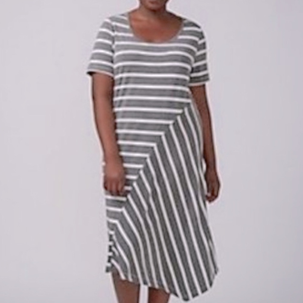 Lane Bryant Grey & White Striped Dress With Flowy Asymmetrical Hem Size 14/16